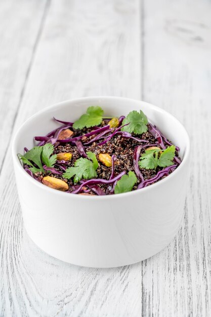 Misa čerstvého šalátu